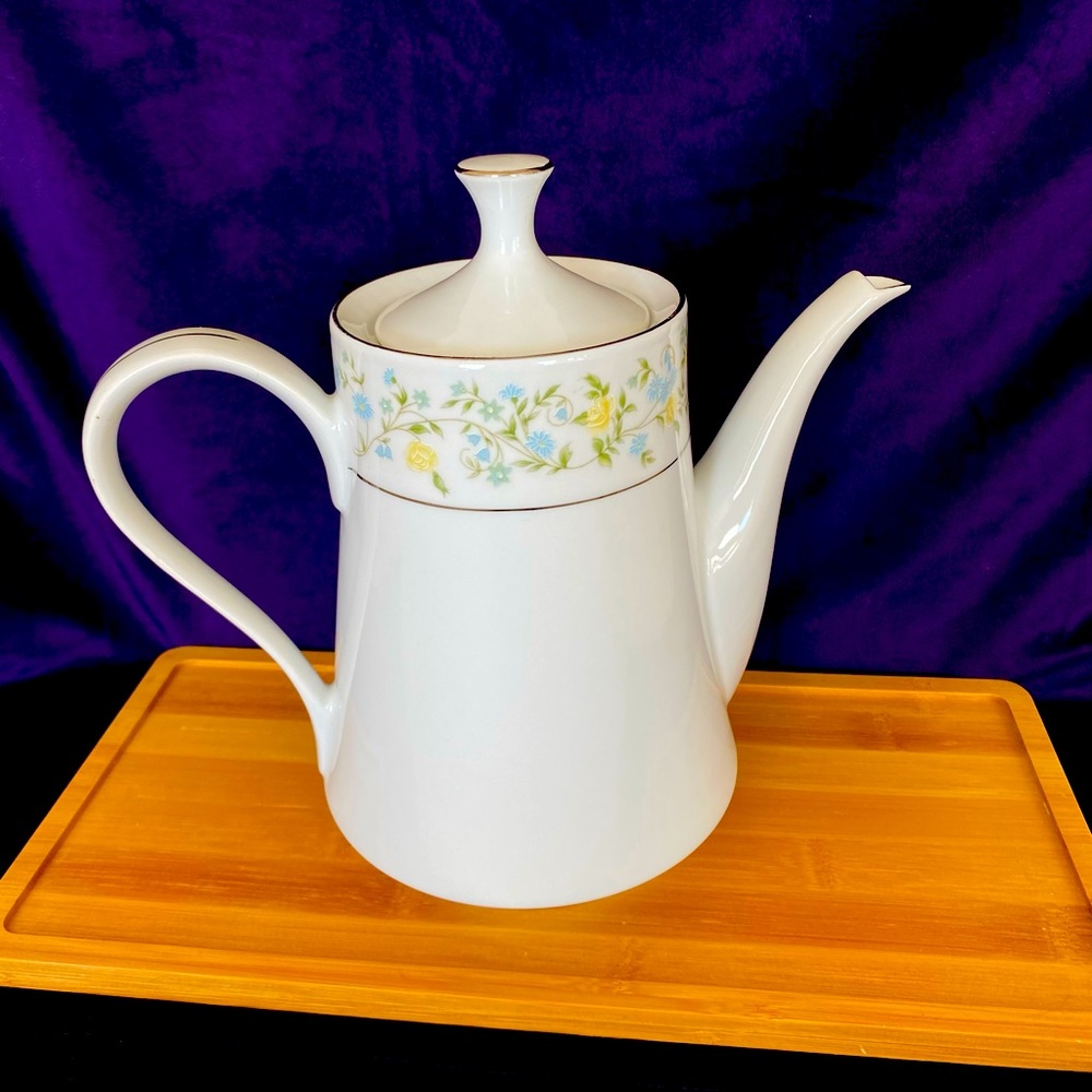 Vintage Crown Ming China Teapot